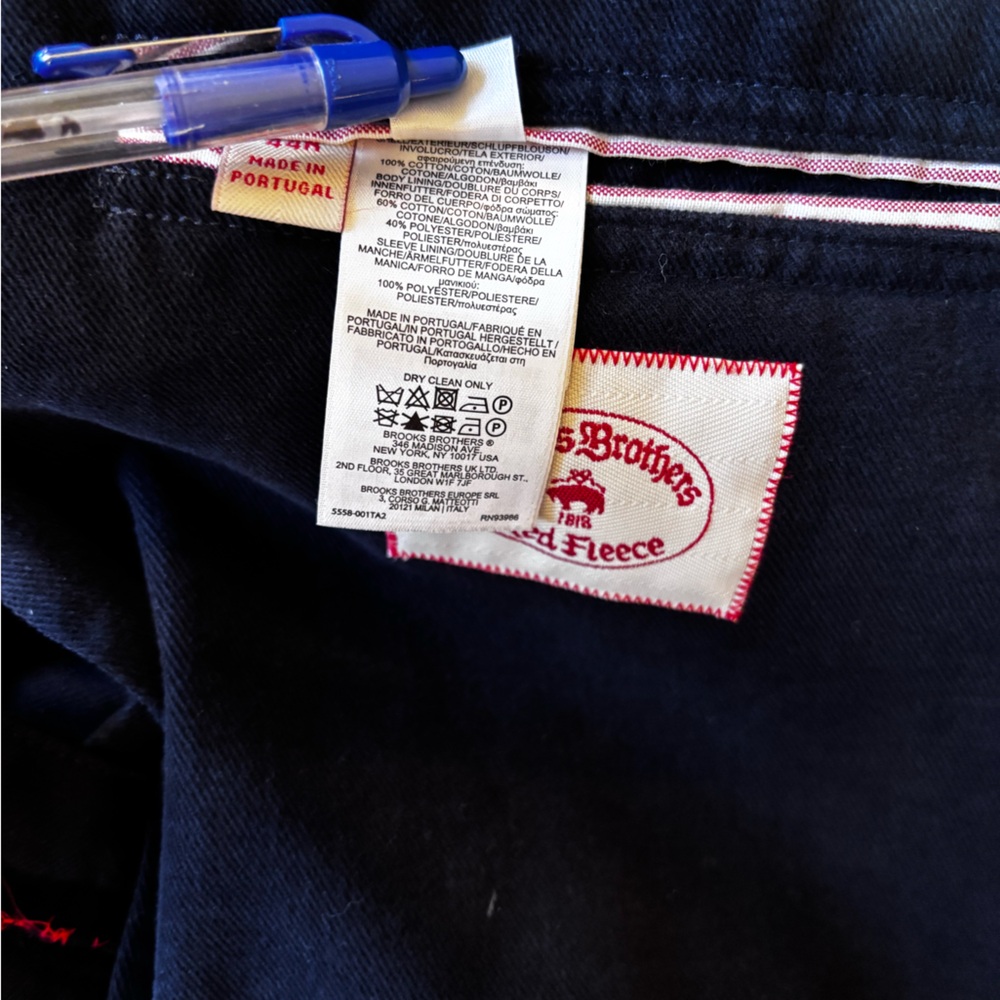 Brooks Brothers Red Fleece
2 button Cotton Blazer for Spring
Navy 44R - Picture 4 of 10